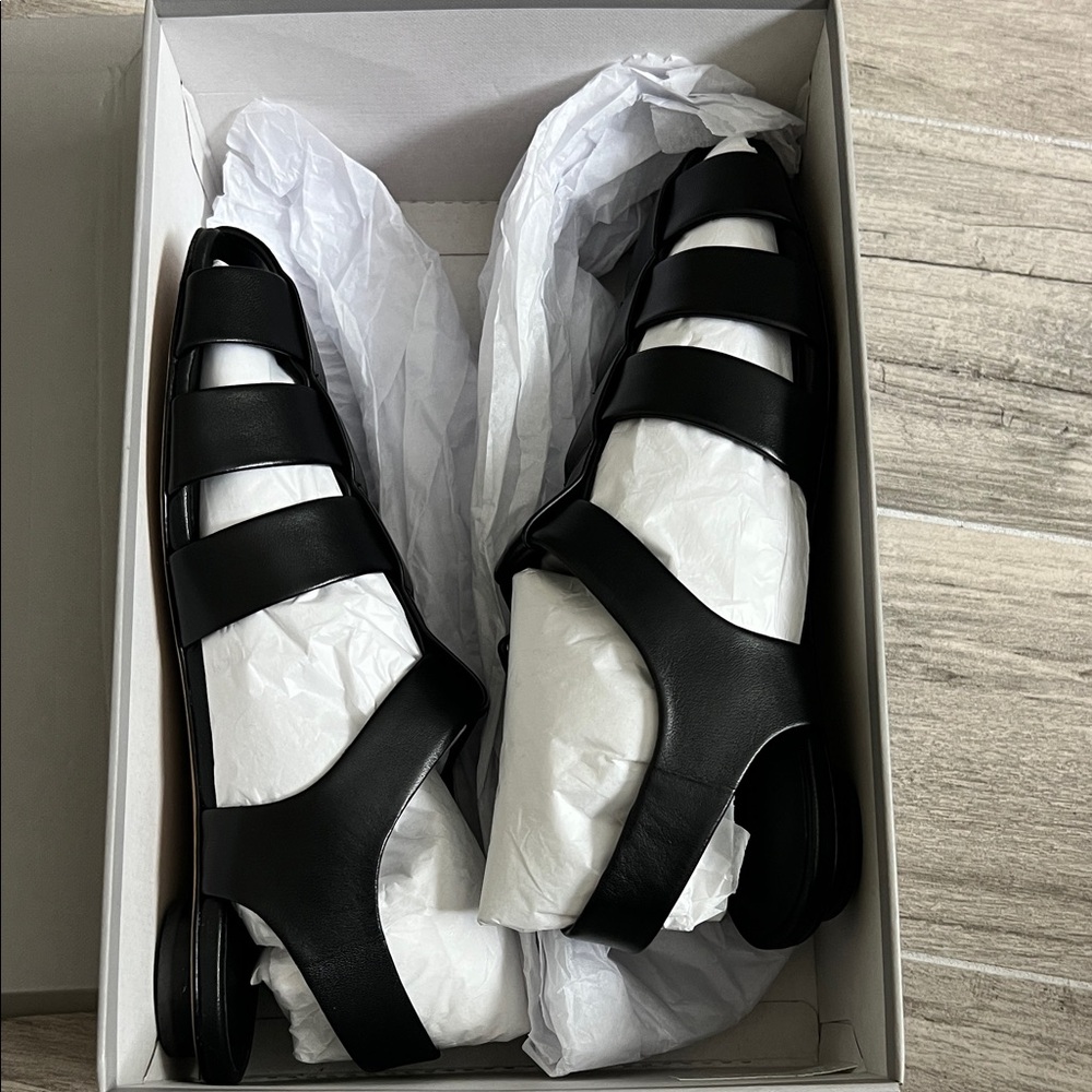 Everlane Black Leather Fisherman Sandals - Picture 7 of 7